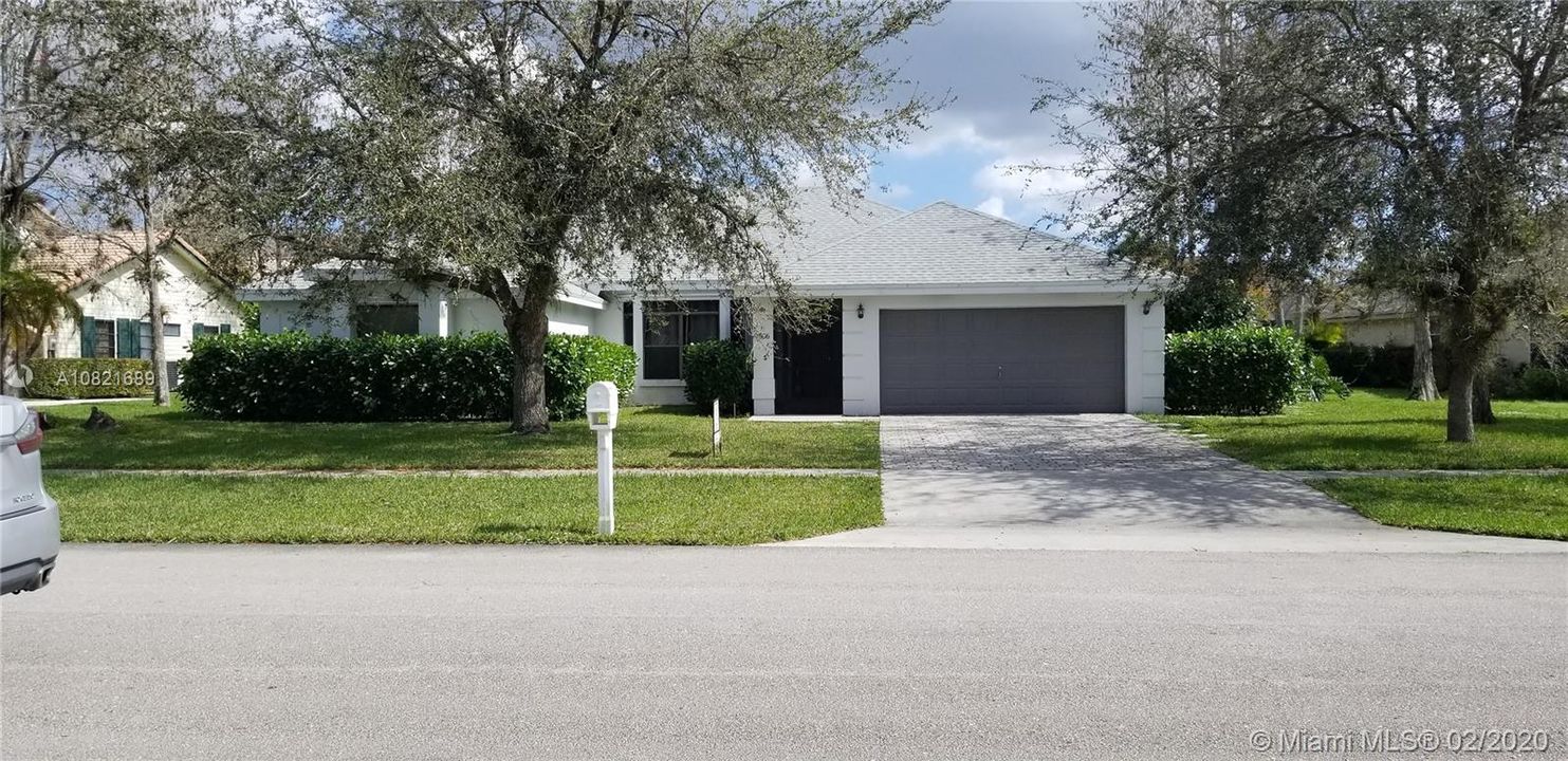 Vendido Recientemente: $410,000 (4 camas, 2 baños, 2468 Pies cuadrados)