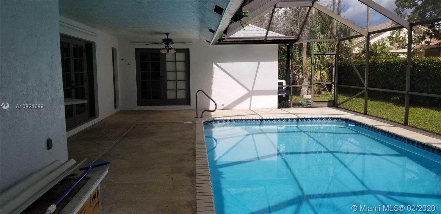 Vendido Recientemente: $410,000 (4 camas, 2 baños, 2468 Pies cuadrados)