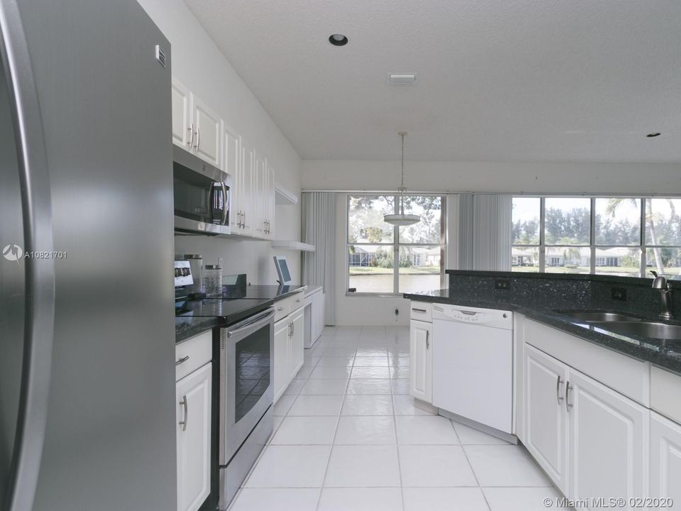 最近售出: $129,000 (2 贝兹, 2 浴室, 1820 平方英尺)