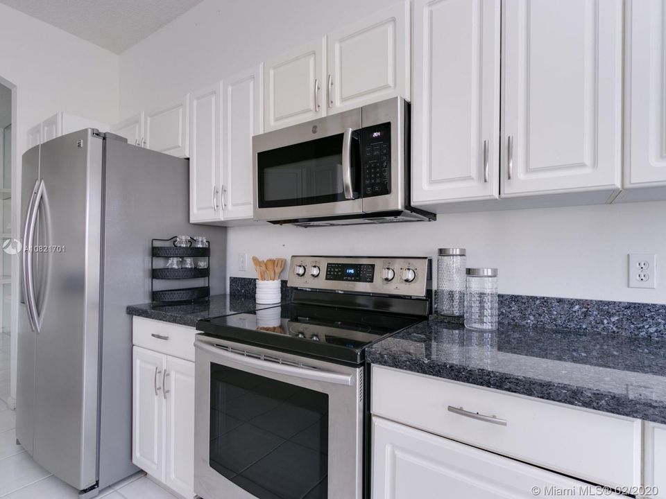 最近售出: $129,000 (2 贝兹, 2 浴室, 1820 平方英尺)