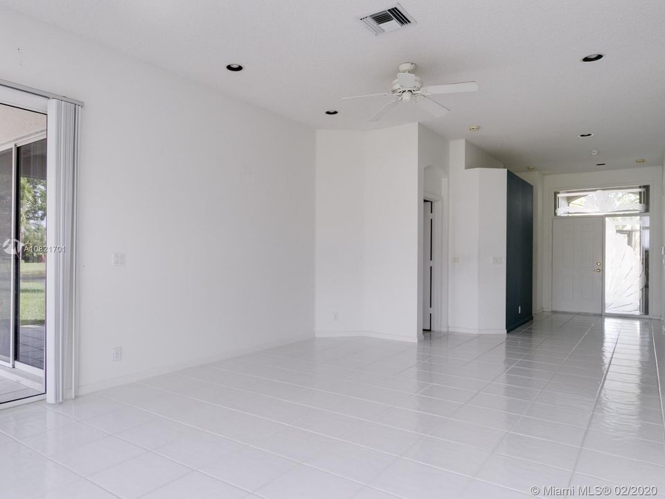 最近售出: $129,000 (2 贝兹, 2 浴室, 1820 平方英尺)