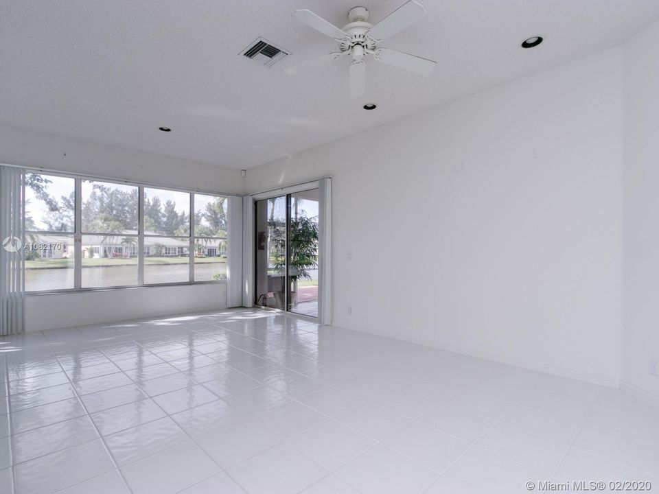 最近售出: $129,000 (2 贝兹, 2 浴室, 1820 平方英尺)