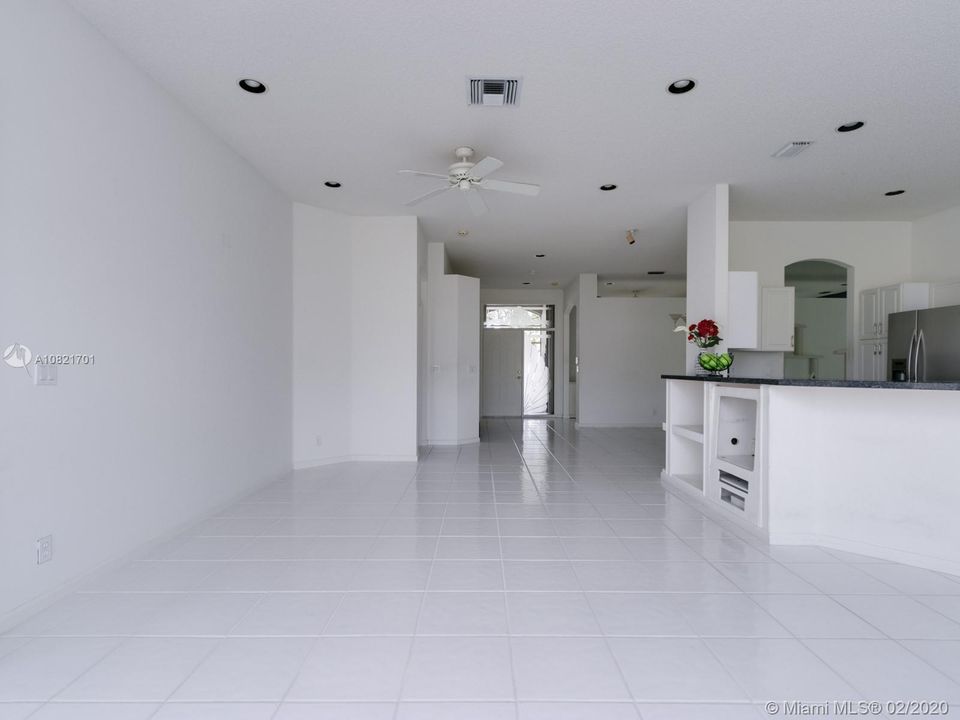 最近售出: $129,000 (2 贝兹, 2 浴室, 1820 平方英尺)