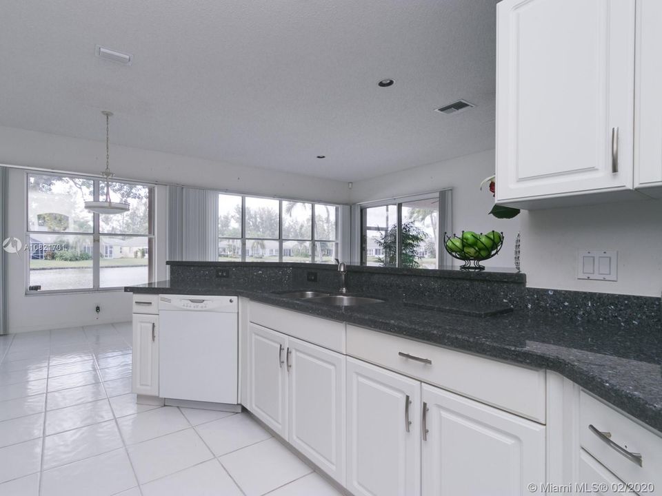 最近售出: $129,000 (2 贝兹, 2 浴室, 1820 平方英尺)