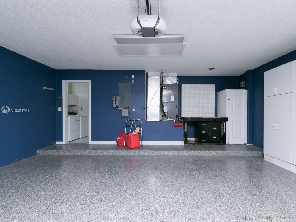 最近售出: $129,000 (2 贝兹, 2 浴室, 1820 平方英尺)