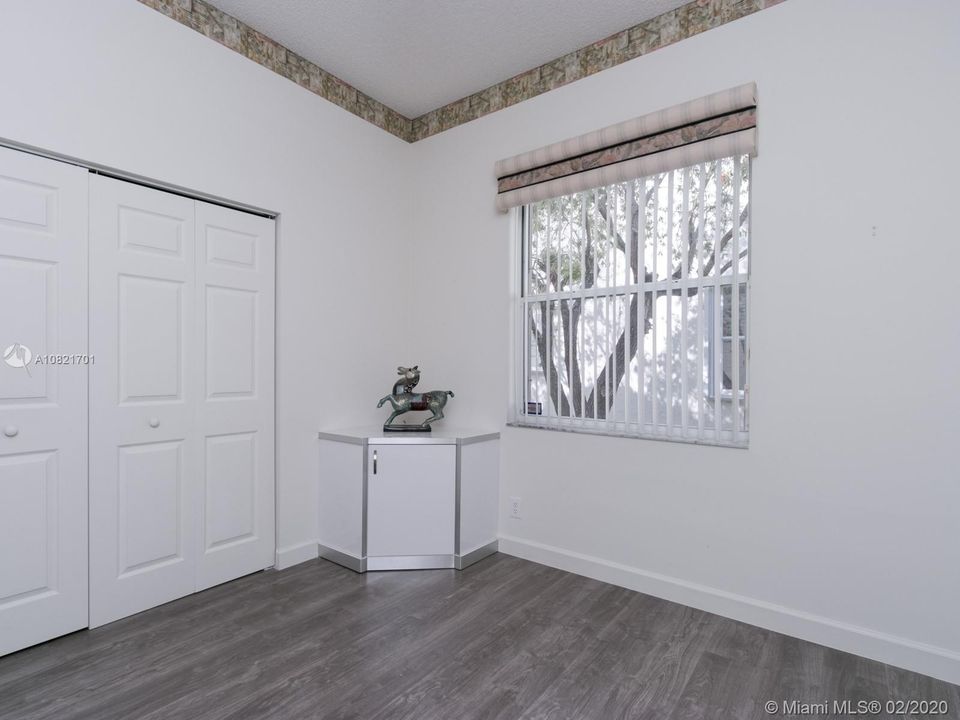 最近售出: $129,000 (2 贝兹, 2 浴室, 1820 平方英尺)