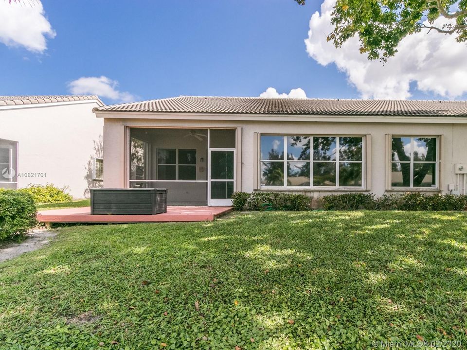 最近售出: $129,000 (2 贝兹, 2 浴室, 1820 平方英尺)