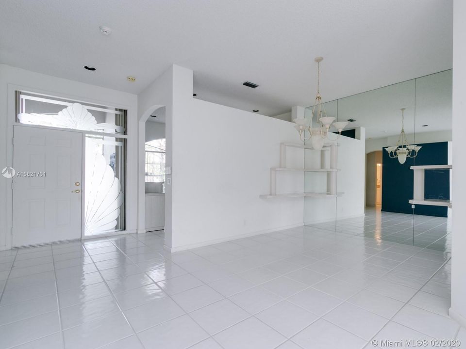 最近售出: $129,000 (2 贝兹, 2 浴室, 1820 平方英尺)