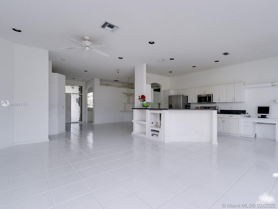 最近售出: $129,000 (2 贝兹, 2 浴室, 1820 平方英尺)