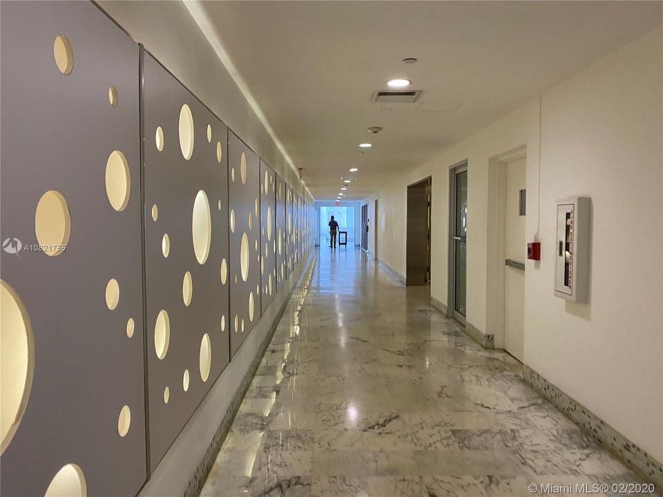 Recently Sold: $359,900 (1 beds, 1 baths, 962 Square Feet)