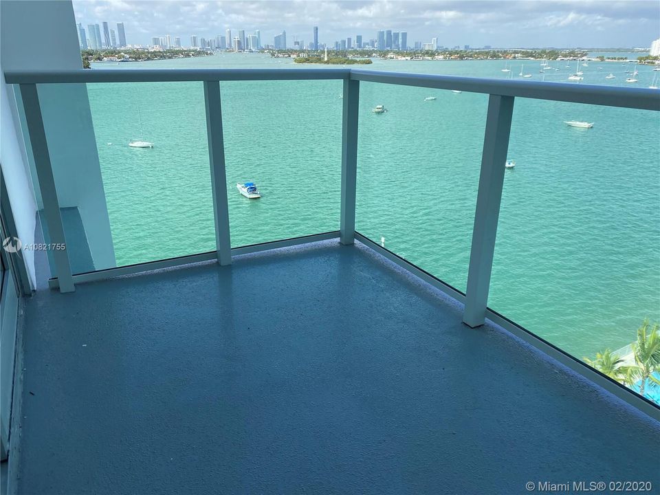 Recently Sold: $359,900 (1 beds, 1 baths, 962 Square Feet)