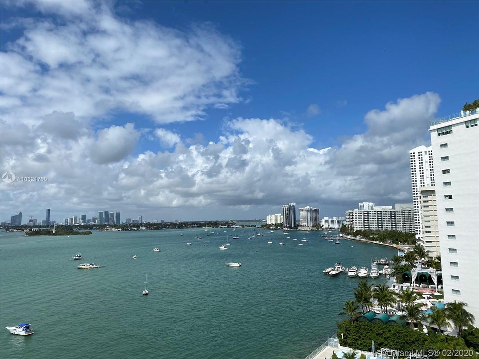 Recently Sold: $359,900 (1 beds, 1 baths, 962 Square Feet)