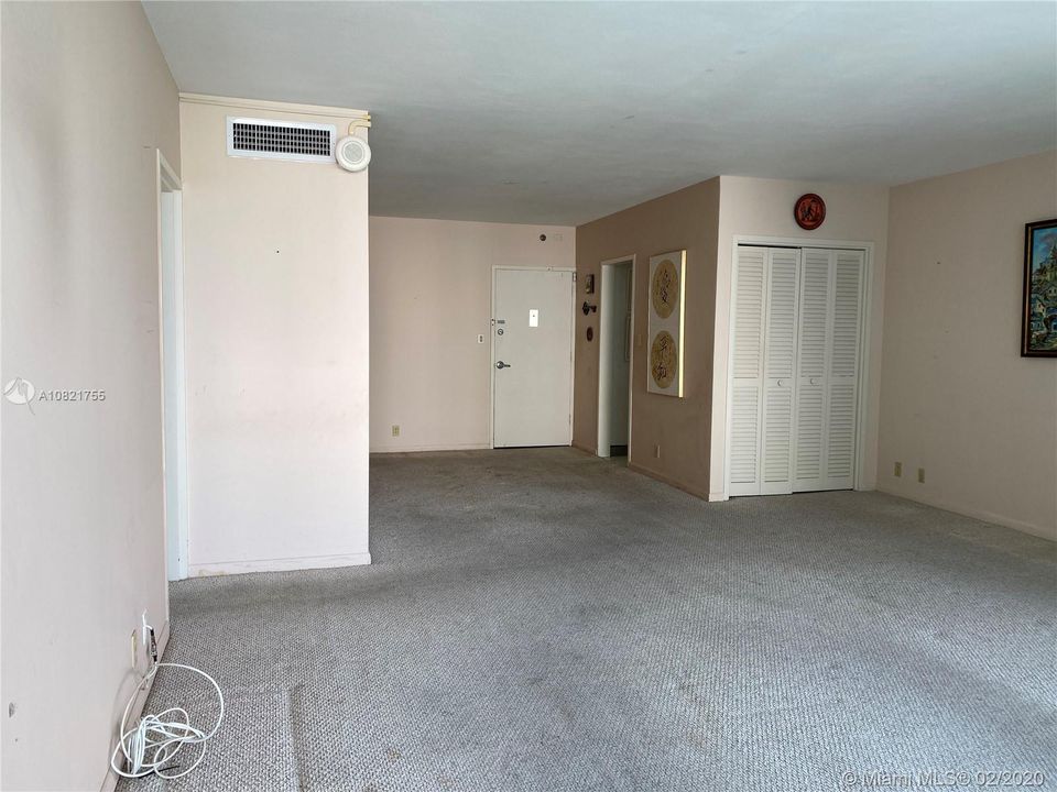 Recently Sold: $359,900 (1 beds, 1 baths, 962 Square Feet)