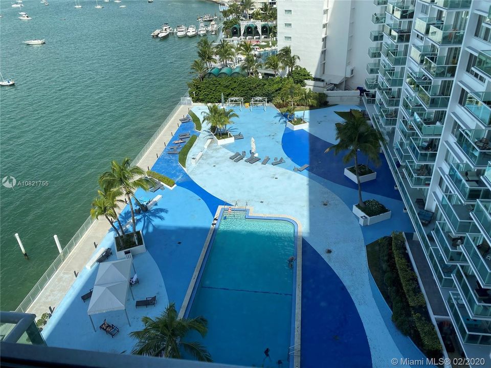Recently Sold: $359,900 (1 beds, 1 baths, 962 Square Feet)