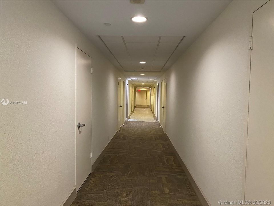 Recently Sold: $359,900 (1 beds, 1 baths, 962 Square Feet)