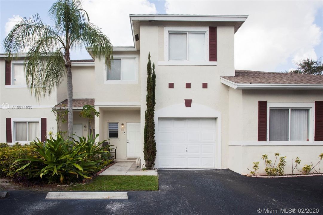 Recently Sold: $250,000 (2 beds, 2 baths, 1304 Square Feet)