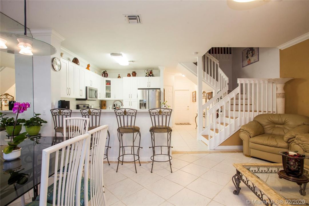 Recently Sold: $250,000 (2 beds, 2 baths, 1304 Square Feet)