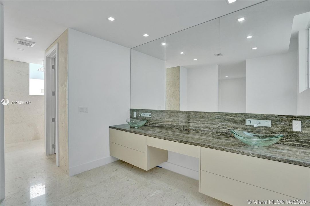 最近租的: $15,000 (6 贝兹, 6 浴室, 3646 平方英尺)