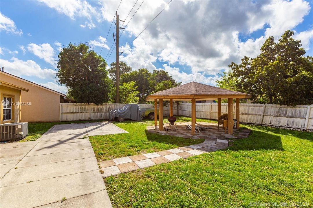 Недавно продано: $278,000 (4 спален, 2 ванн, 1417 Квадратных фут)