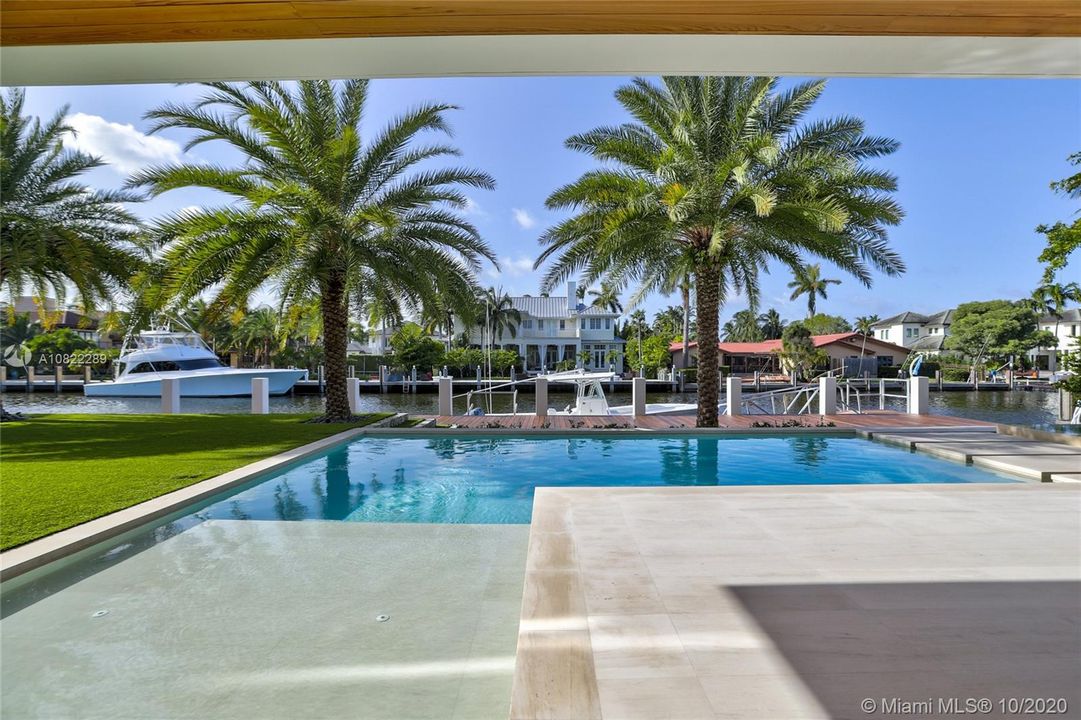 Vendido Recientemente: $6,690,000 (5 camas, 6 baños, 6548 Pies cuadrados)