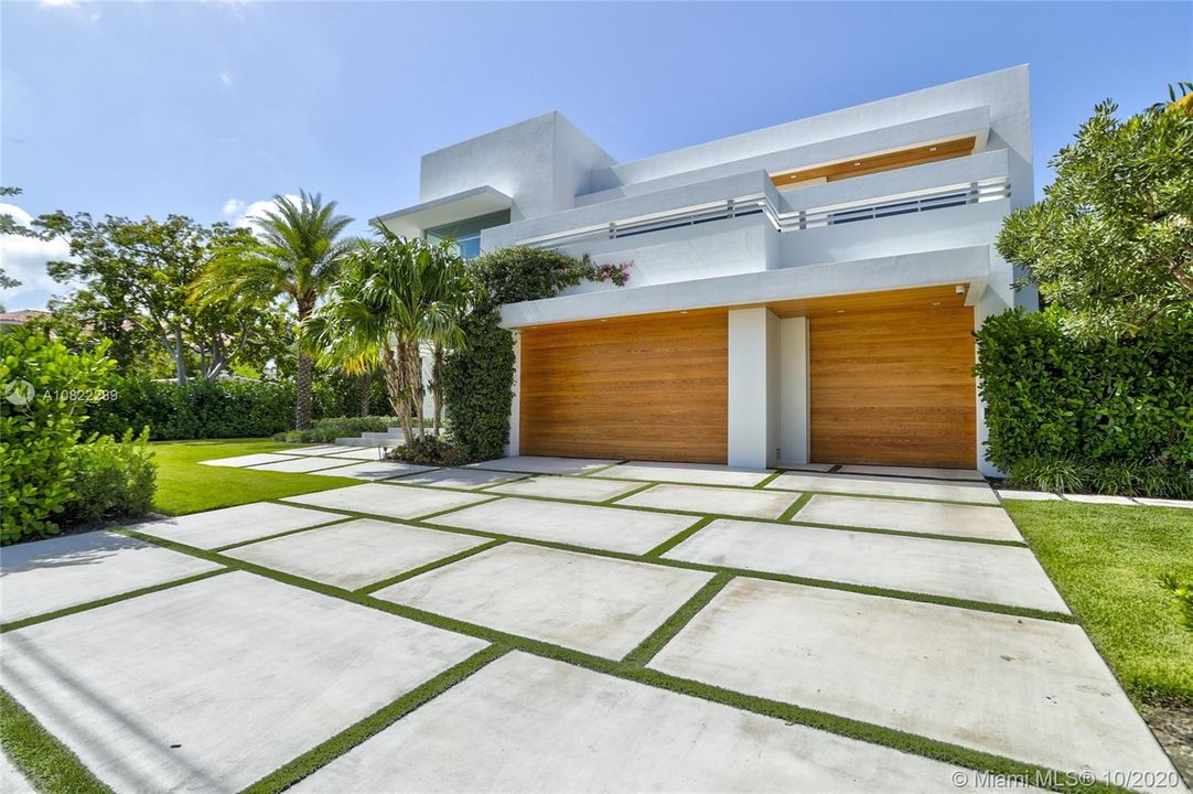 Vendido Recientemente: $6,690,000 (5 camas, 6 baños, 6548 Pies cuadrados)