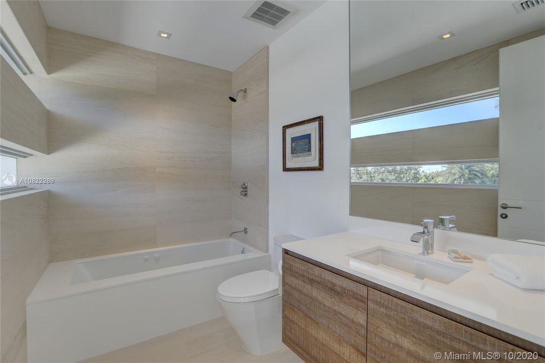Guest bathroom #3 ensuite