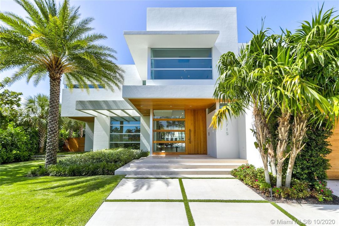 Architecture by Robert Tuthill, renowned Fort Lauderdale Architect
