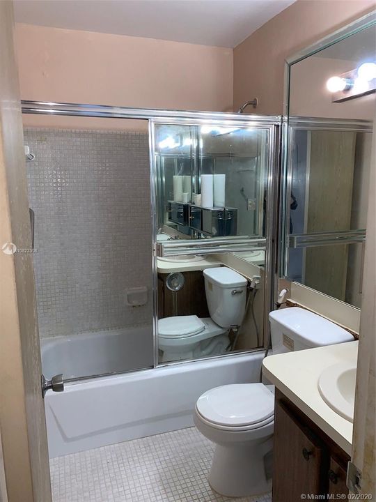 Недавно продано: $230,000 (2 спален, 1 ванн, 964 Квадратных фут)