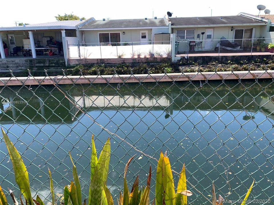 Недавно продано: $230,000 (2 спален, 1 ванн, 964 Квадратных фут)