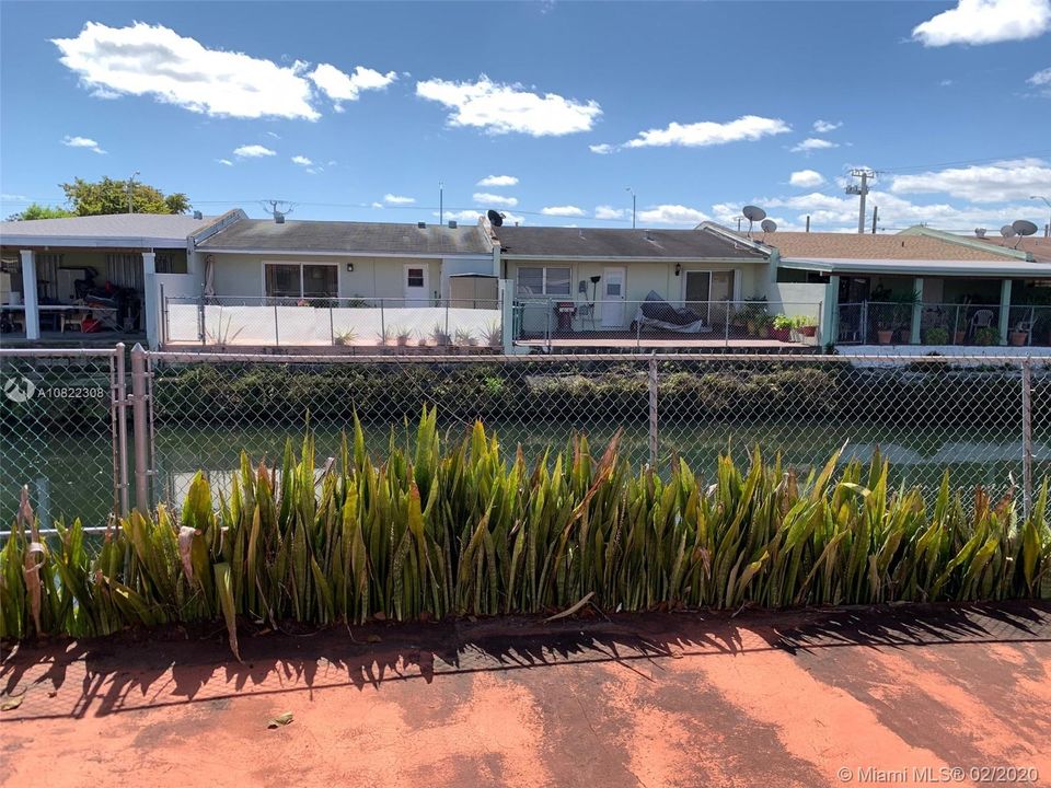 Недавно продано: $230,000 (2 спален, 1 ванн, 964 Квадратных фут)