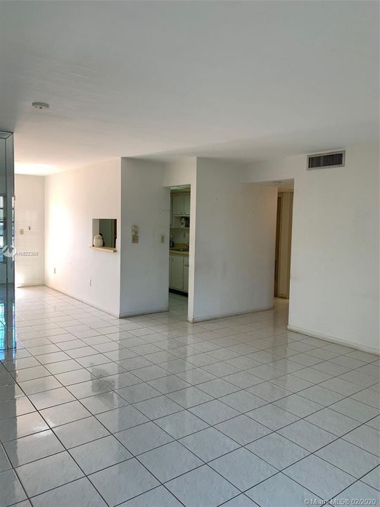 Недавно продано: $230,000 (2 спален, 1 ванн, 964 Квадратных фут)