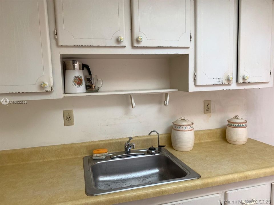 Недавно продано: $230,000 (2 спален, 1 ванн, 964 Квадратных фут)