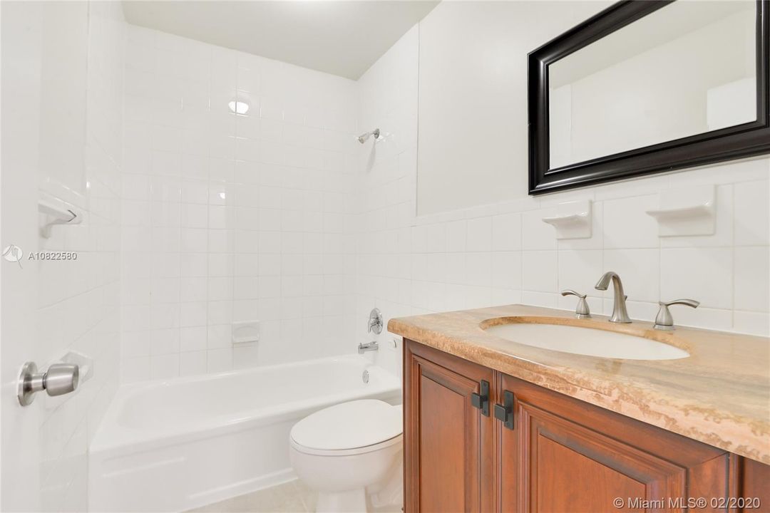 Upstairs Full Bath