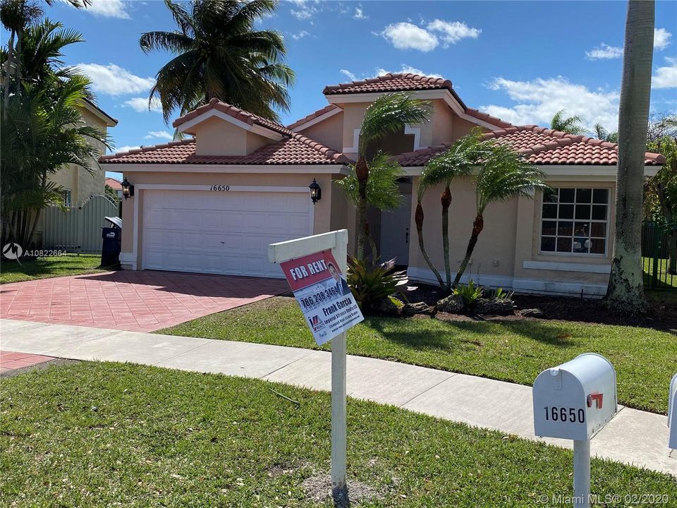 Recently Rented: $3,000 (3 beds, 2 baths, 1790 Square Feet)