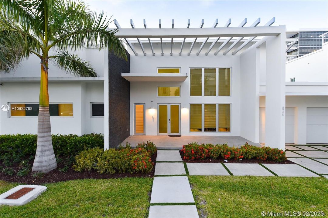 Recently Sold: $1,480,000 (5 beds, 6 baths, 3638 Square Feet)