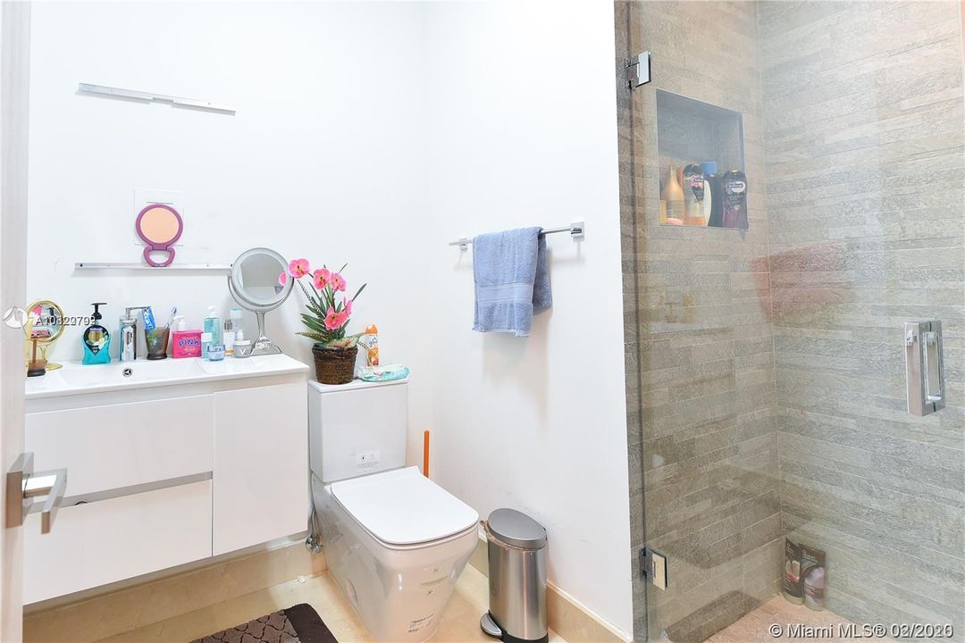 Recently Sold: $1,480,000 (5 beds, 6 baths, 3638 Square Feet)