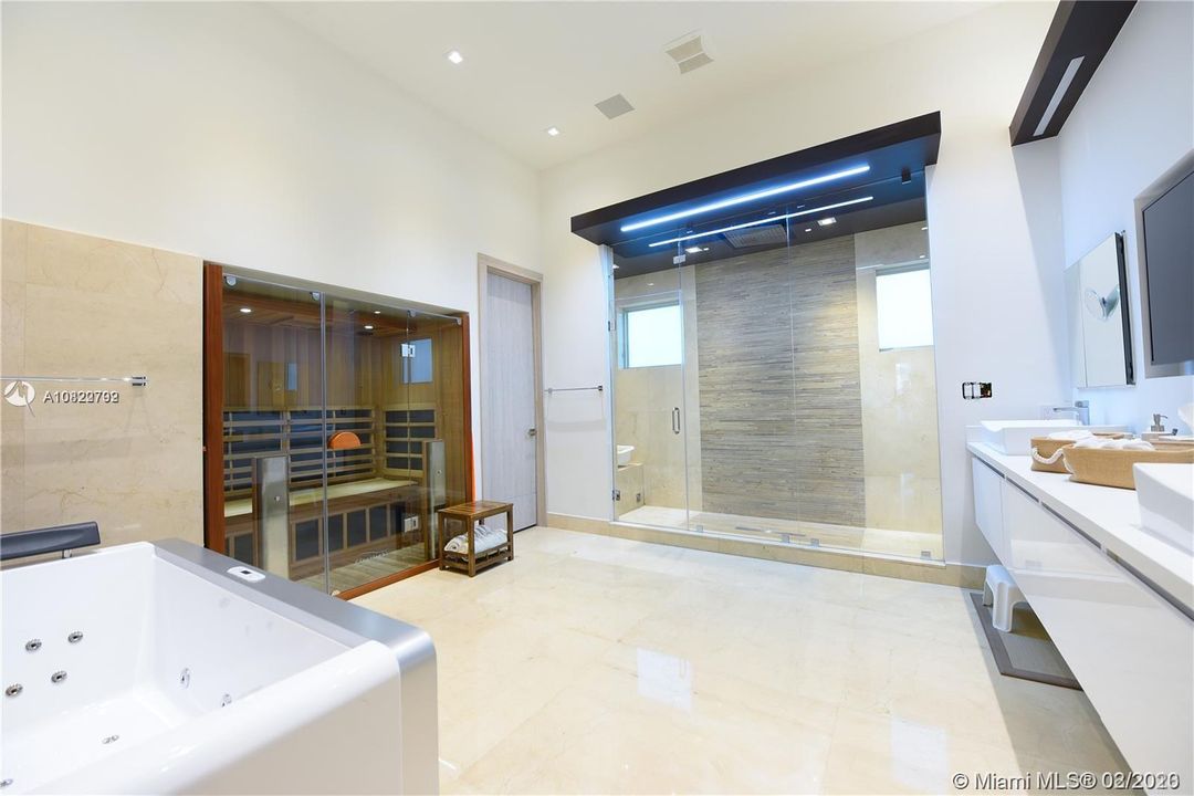 Recently Sold: $1,480,000 (5 beds, 6 baths, 3638 Square Feet)