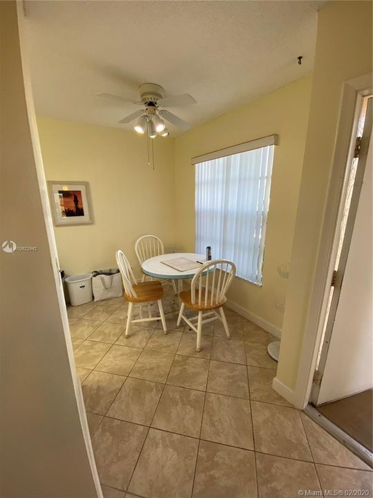 Recently Rented: $1,300 (2 beds, 2 baths, 1148 Square Feet)