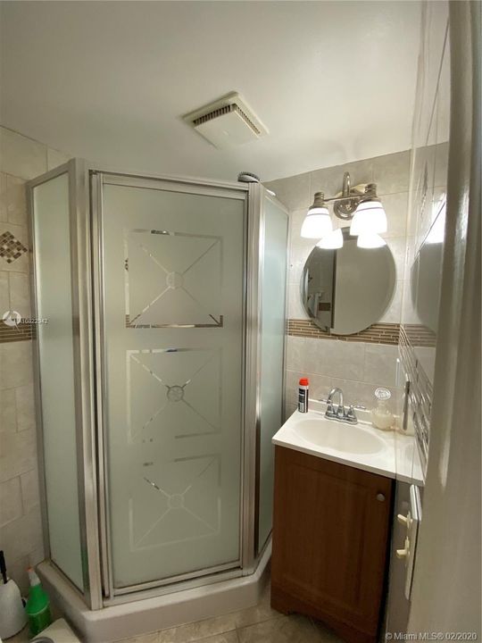 Recently Rented: $1,300 (2 beds, 2 baths, 1148 Square Feet)