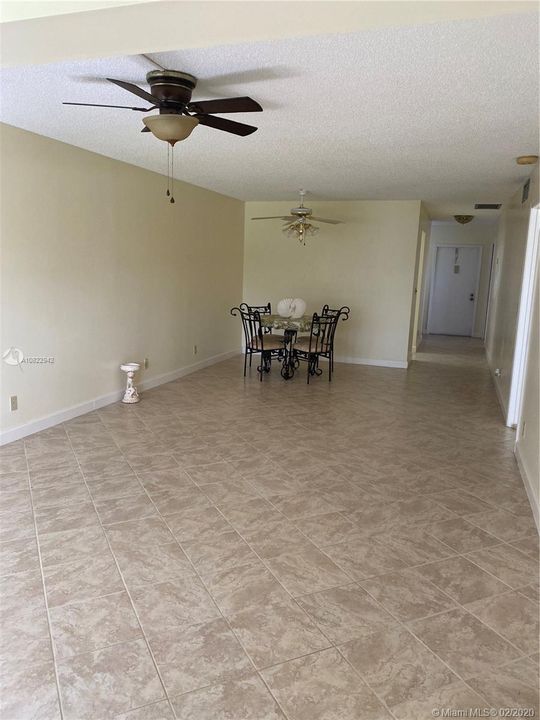 Recently Rented: $1,300 (2 beds, 2 baths, 1148 Square Feet)