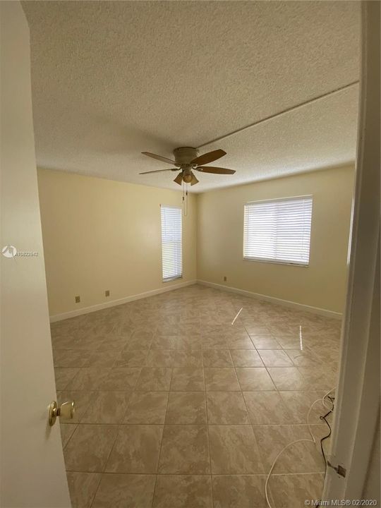 Recently Rented: $1,300 (2 beds, 2 baths, 1148 Square Feet)