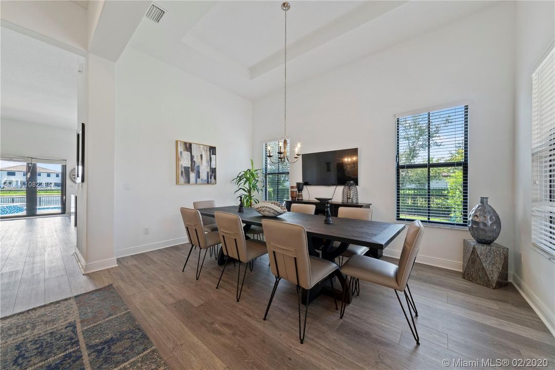 Recently Sold: $775,000 (4 beds, 3 baths, 2860 Square Feet)