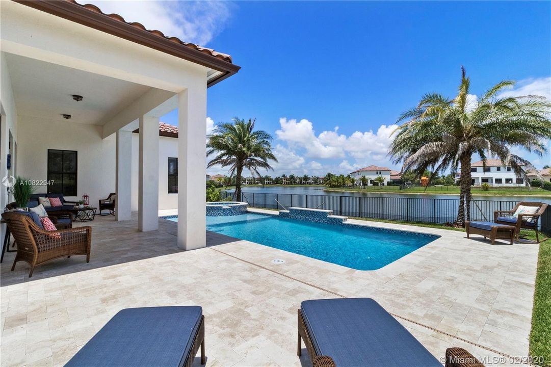 Recently Sold: $775,000 (4 beds, 3 baths, 2860 Square Feet)