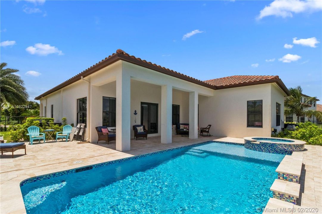 Recently Sold: $775,000 (4 beds, 3 baths, 2860 Square Feet)