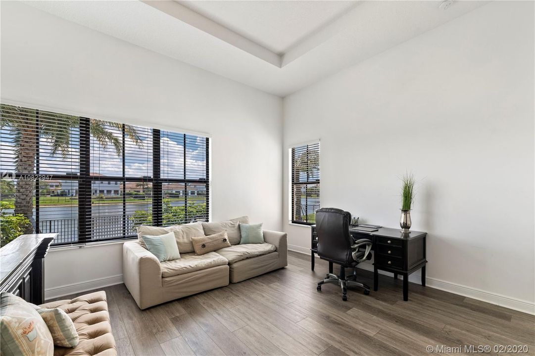 Recently Sold: $775,000 (4 beds, 3 baths, 2860 Square Feet)