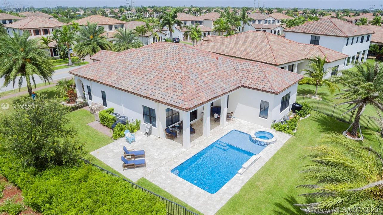 Recently Sold: $775,000 (4 beds, 3 baths, 2860 Square Feet)