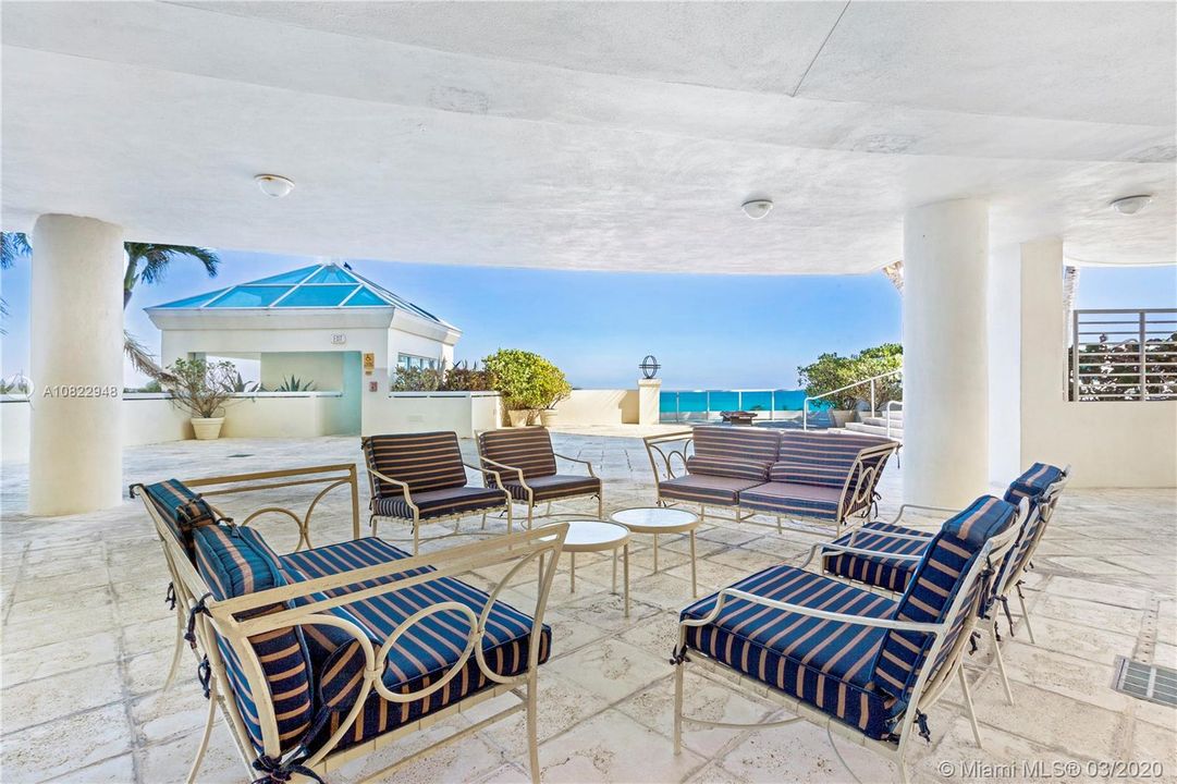 Recently Sold: $1,450,000 (3 beds, 3 baths, 1660 Square Feet)