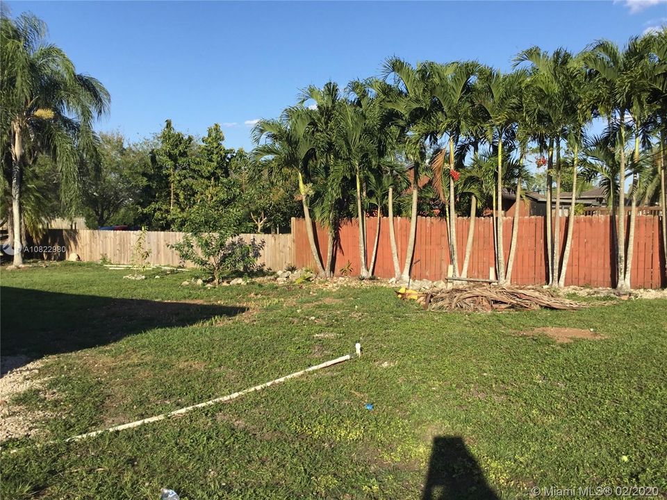 Vendido Recientemente: $389,999 (4 camas, 2 baños, 1951 Pies cuadrados)