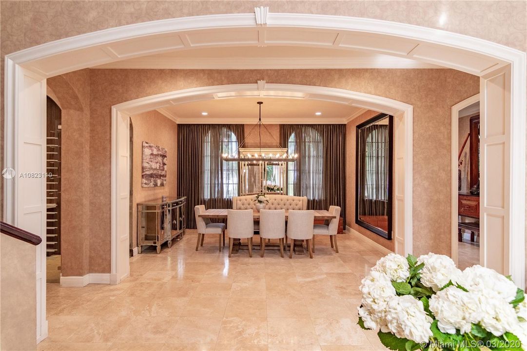 最近售出: $2,495,000 (5 贝兹, 4 浴室, 4172 平方英尺)