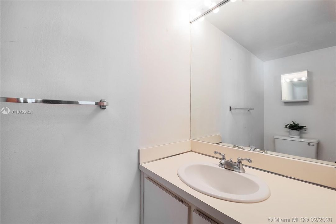 GUEST BATH DOWNSTAIRS